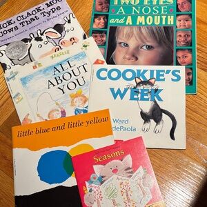 A set of 6 paperback children’s books